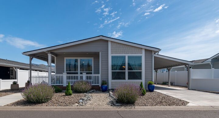 Property Photo:  333 Mountain View Drive 80  OR 97540 