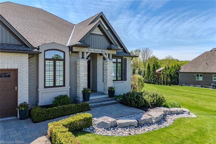 Property Photo:  5 Moore Boulevard  ON N3T 0E2 