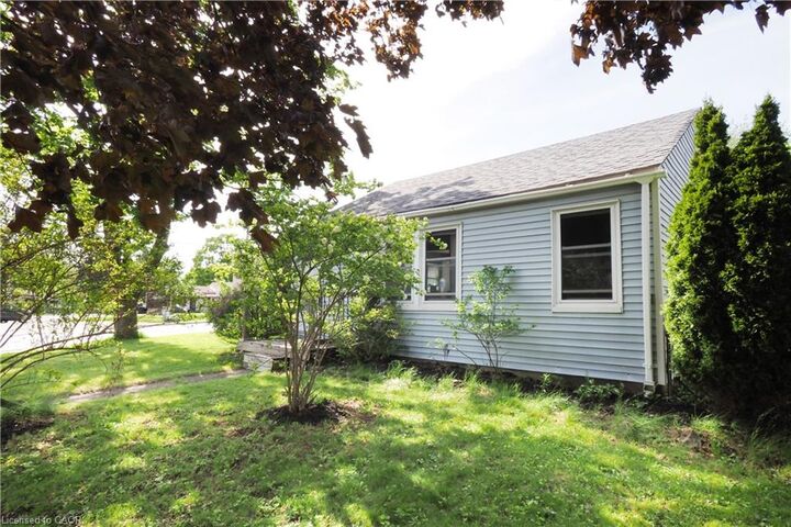 Property Photo:  1 Forbes Street  ON N3C 2E1 