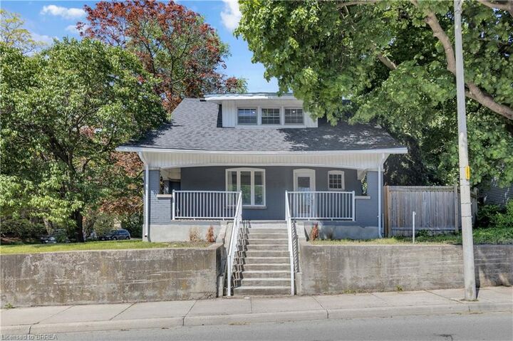 378 Norfolk Street N — photo 1