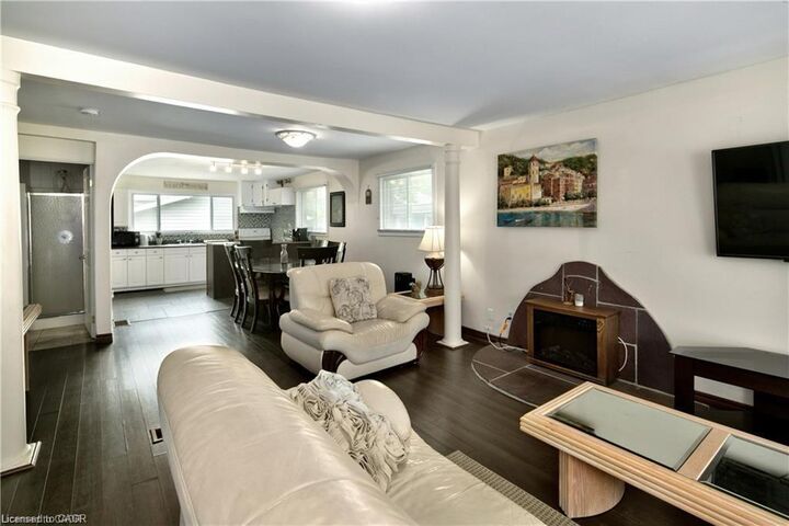Property Photo:  42 5th Lane  ON L9Z 2E9 