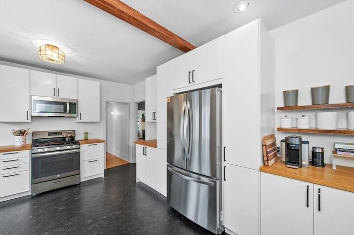 Property Photo:  105-107 Adena Rd 105  MA 02465 