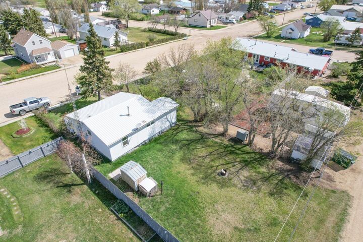 Property Photo:  140 1st Street  AB T0B 1B0 