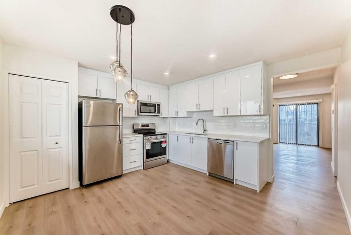 1515 Falconridge Drive NE 32 — photo 1