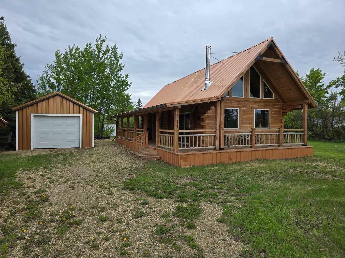 Property Photo:  5017 50 Avenue  AB T0H 0E0 