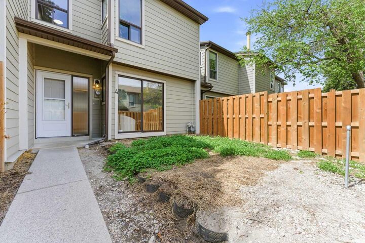 Property Photo:  106 Grier Terrace NE 4  AB T2K 5Y6 
