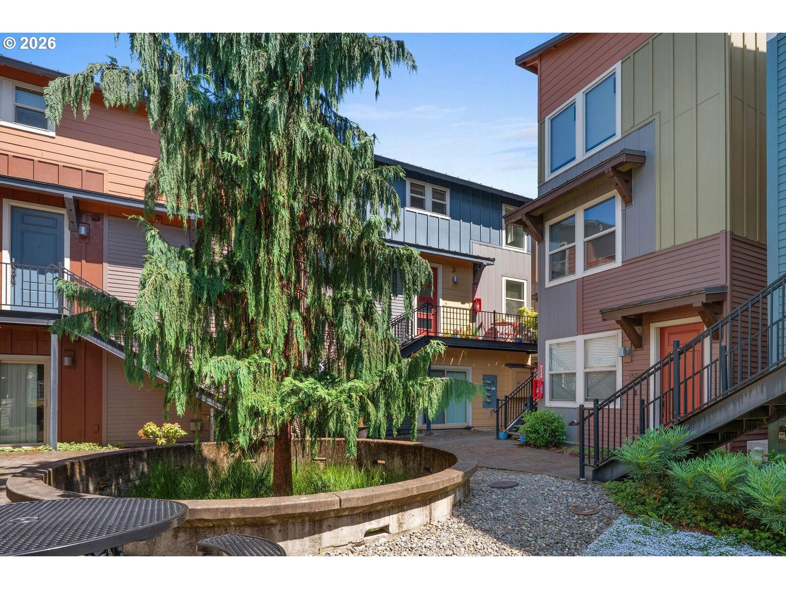 Property Photo:  4319 SE Division St B  OR 97206 