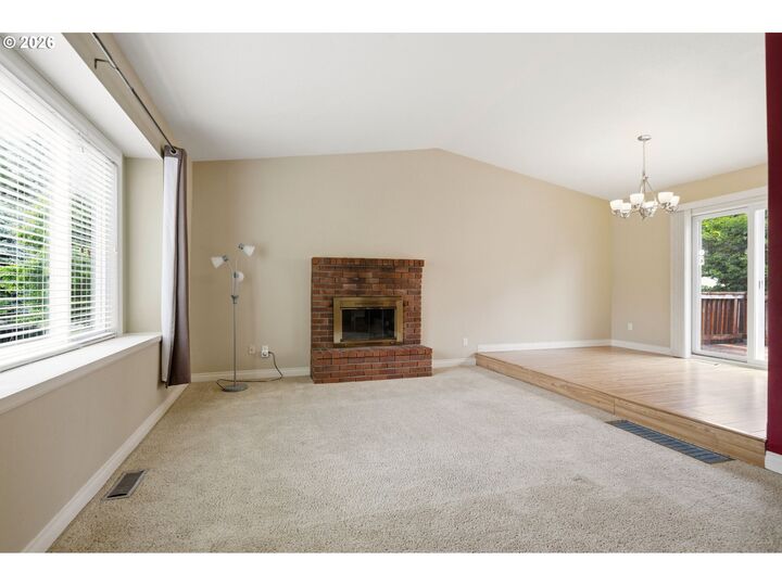 Property Photo: 6442 SE 131st Ave OR 97236