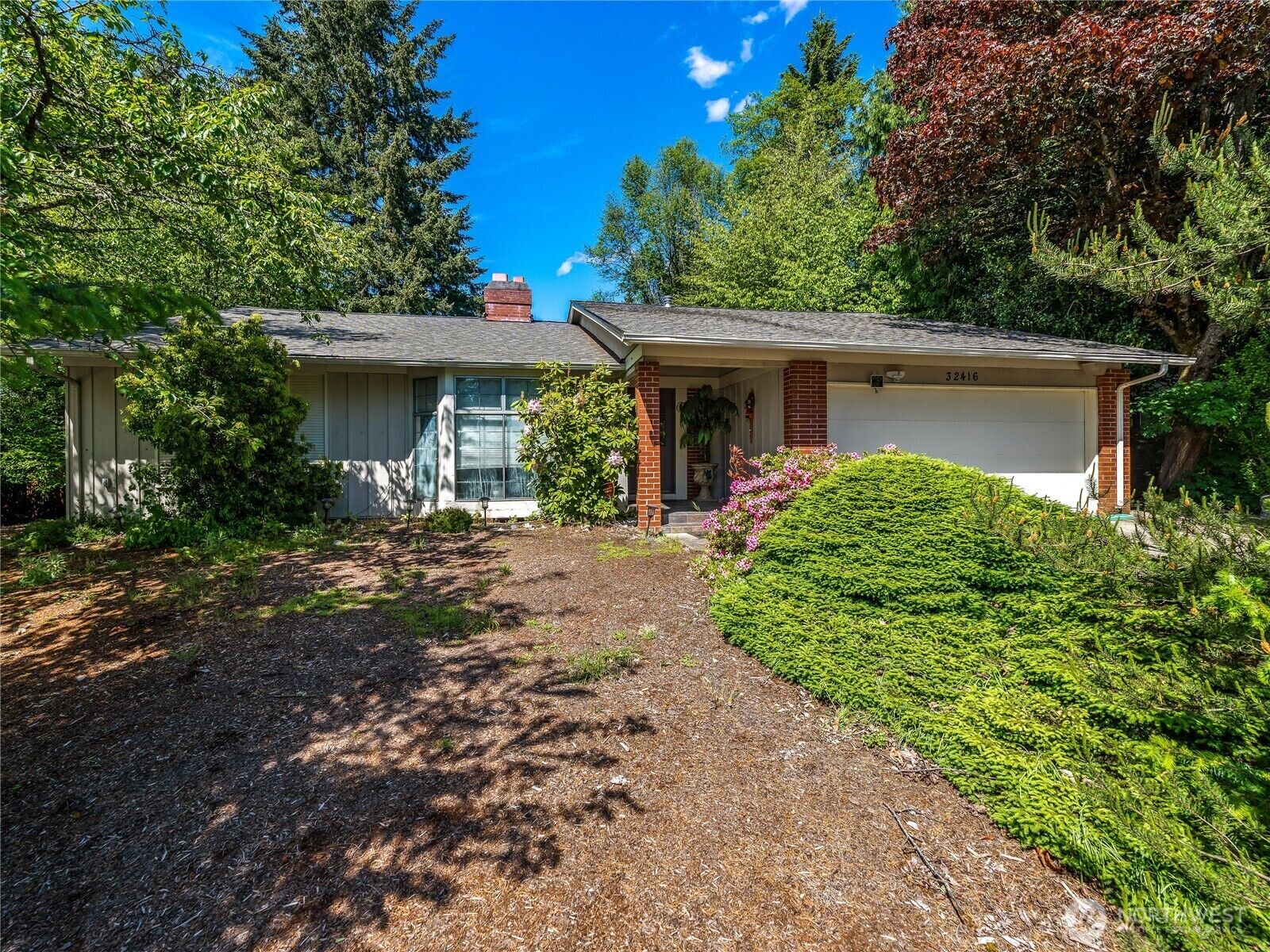 Property Photo: 32416 29th Avenue SW WA 98023