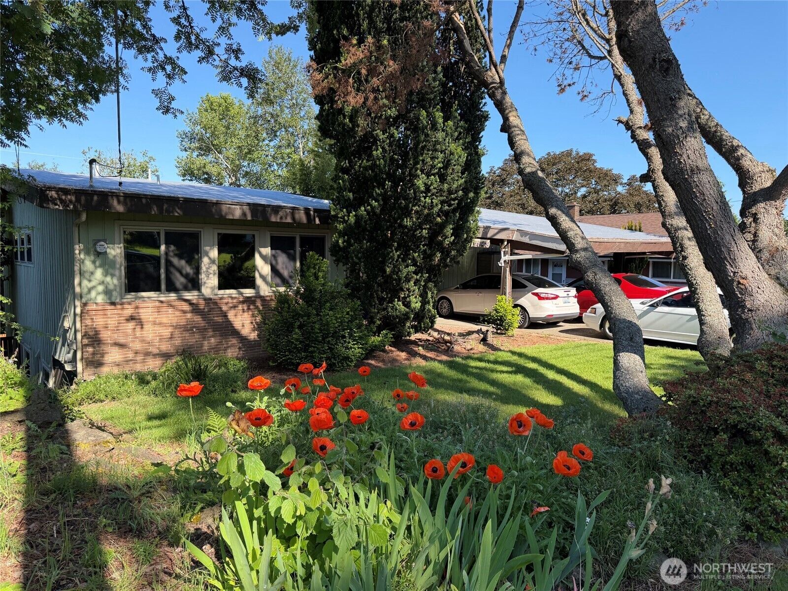 Property Photo:  7949  20th Avenue SW  WA 98106 