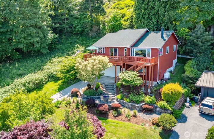 Property Photo:  2205  Cranes Landing Drive  WA 98253 