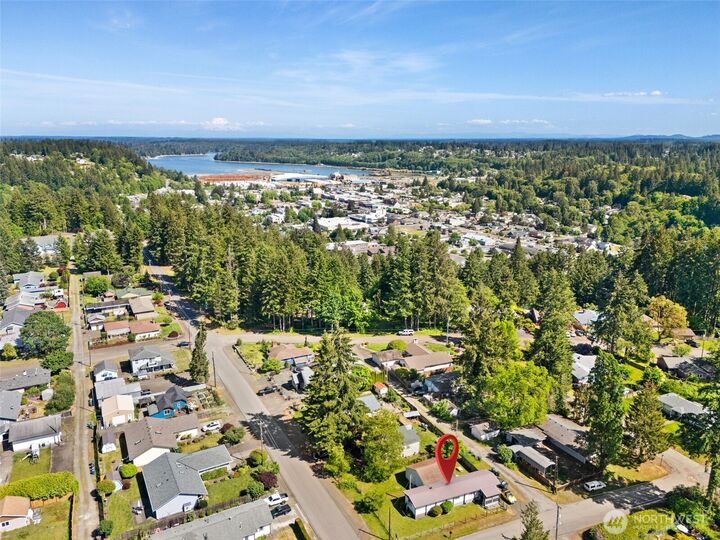 Property Photo:  1239 W Birch Street  WA 98584 