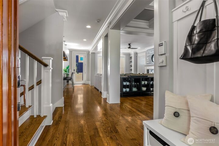 Property Photo:  111 NE 63rd Street  WA 98115 