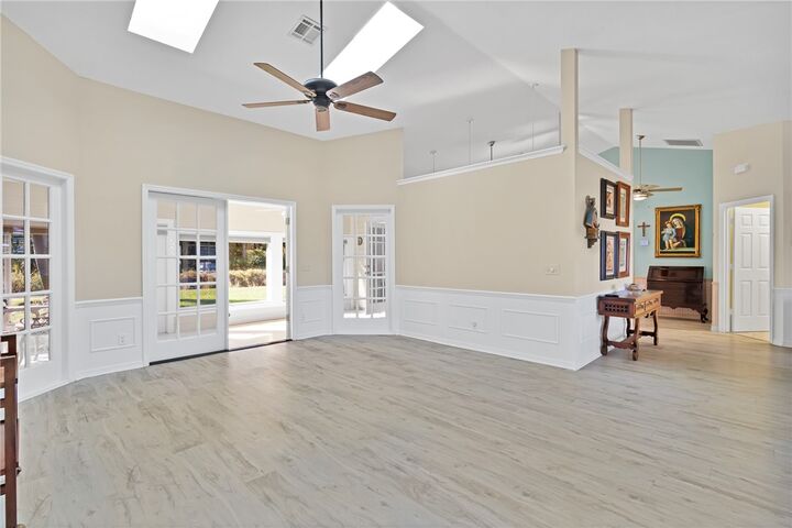 Property Photo:  635 Fox Run SW  FL 32962 