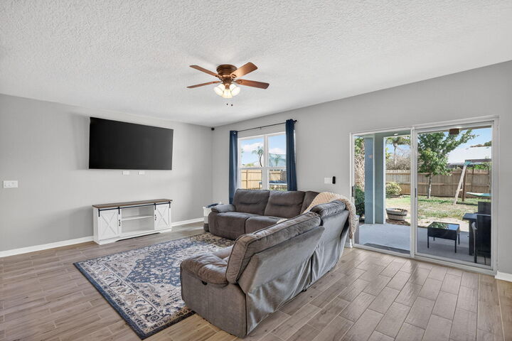 Property Photo: 770 SW Saragossa Avenue FL 34953