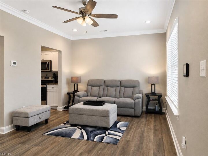 Property Photo: 110 N 11th St VA 23434