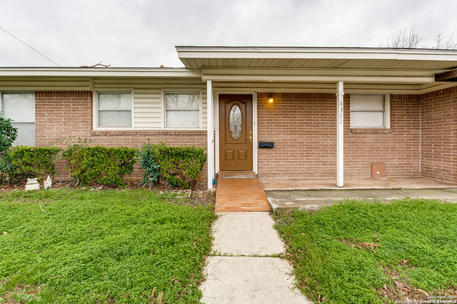 Property Photo: 4302 Waikiki Dr TX 78218