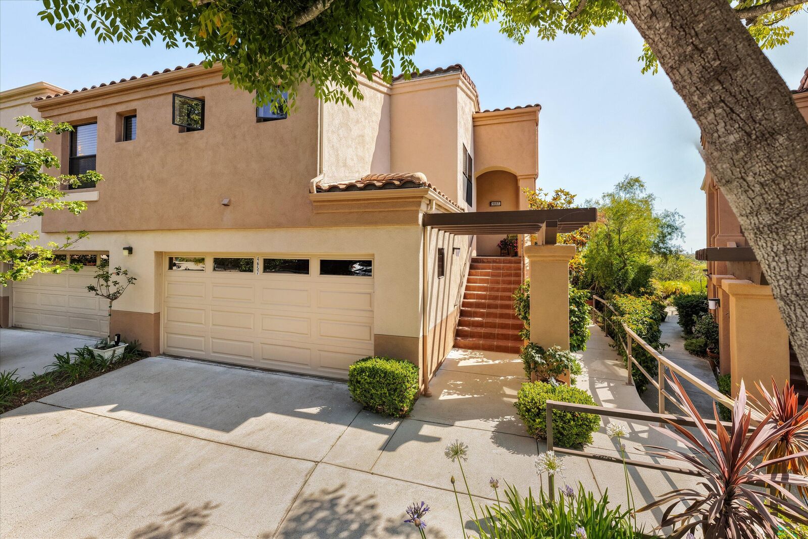 Property Photo: 4657 Malaga Circle CA 93110