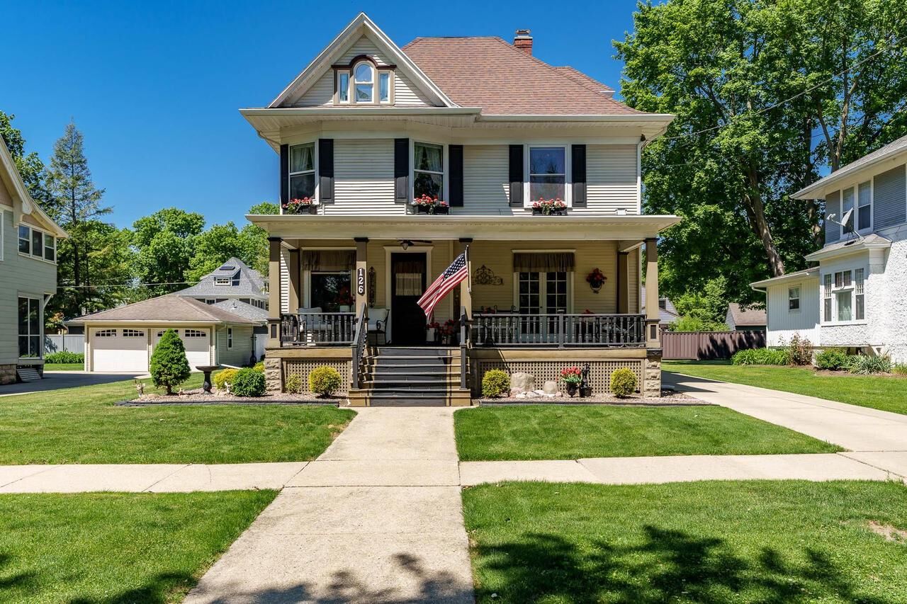 Property Photo:  126 Jefferson Avenue  WI 53545 