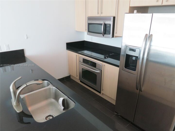 Property Photo:  1111 SW 1 Av 1223-N  FL 33130 