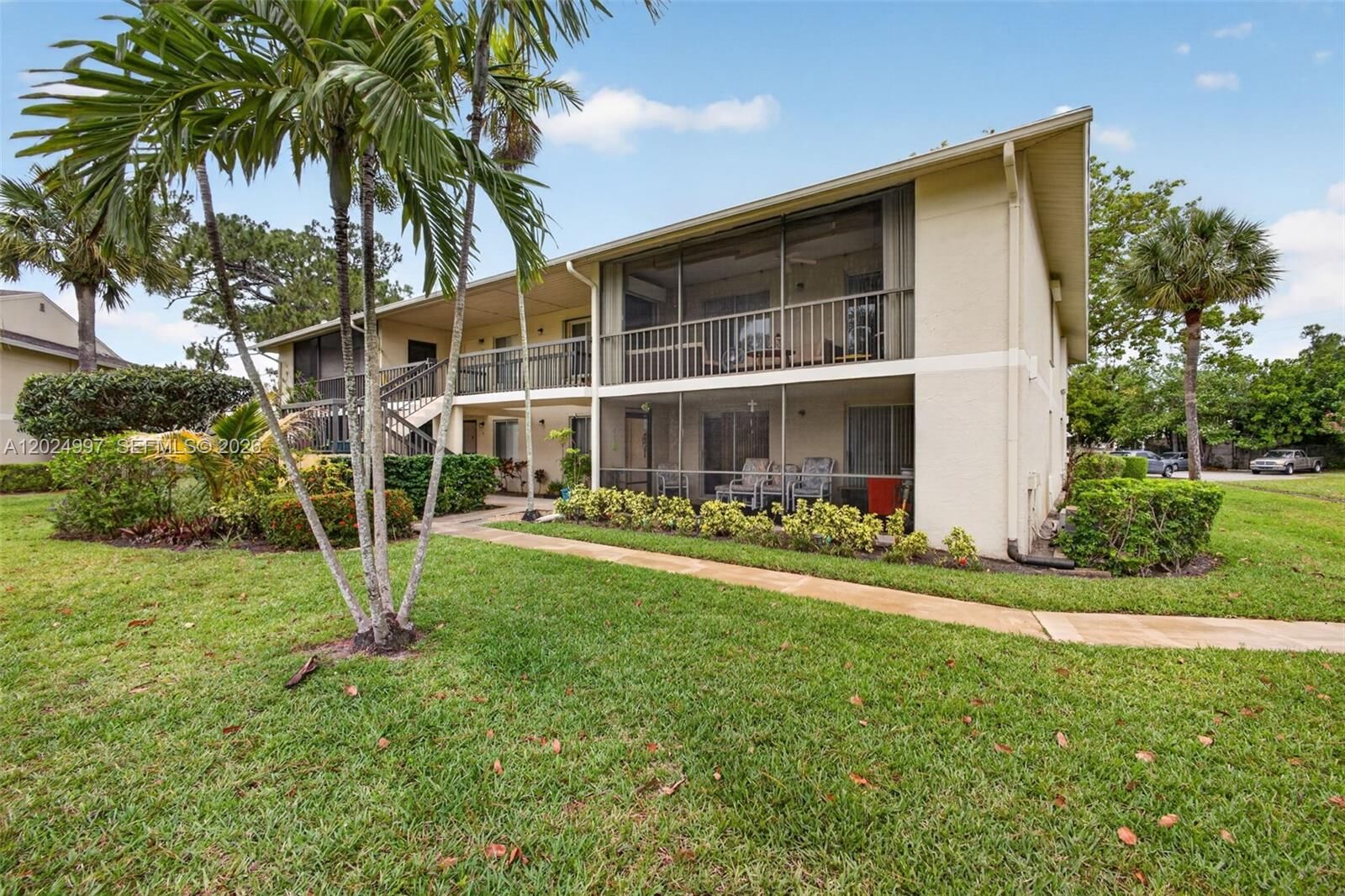 Property Photo: 6555 Chasewood Dr H FL 33458