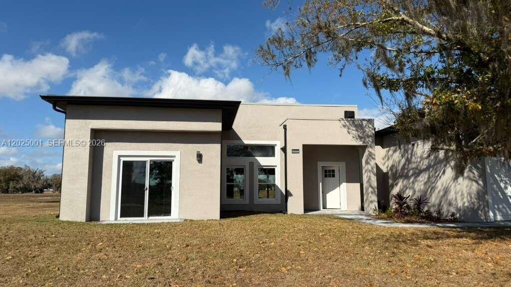 Property Photo: 6805 Heavitree Dr 6805 Heavitree Dr FL 33876