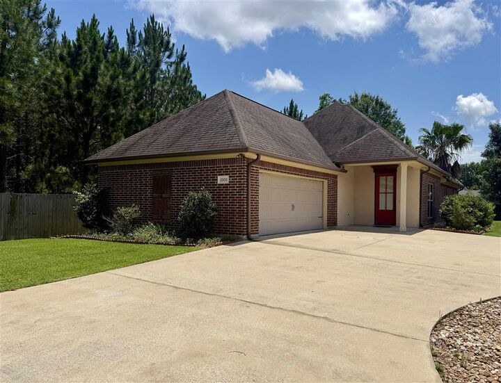Property Photo: 1503 Driftwood Lane LA 70601