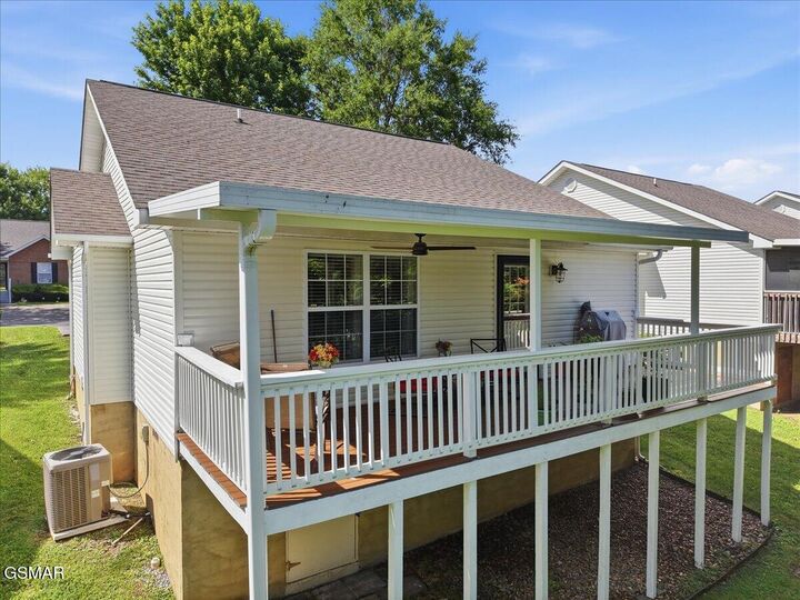 Property Photo:  1523 Mayberry Lane  TN 37862 