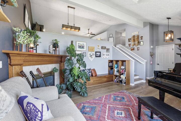 Property Photo:  1020 N Drury Ct  WA 99019 
