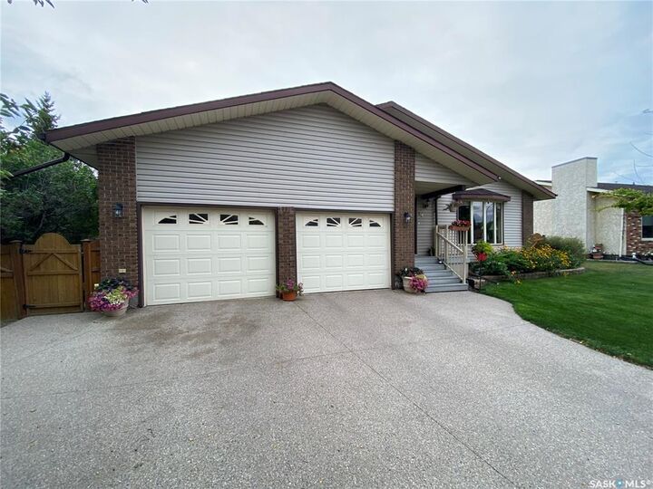 19 Bull Crescent — photo 1