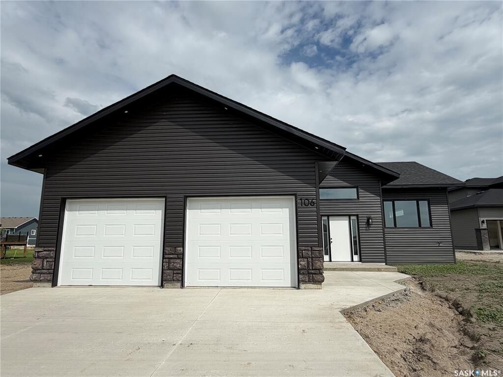 Property Photo: 106 Lakewood Drive SK S0K 2A0