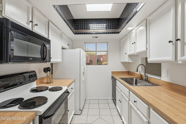 Property Photo:  2852 W Sheryl Drive  AZ 85713 