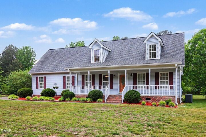 Property Photo:  100 Linnett Court  NC 27596 