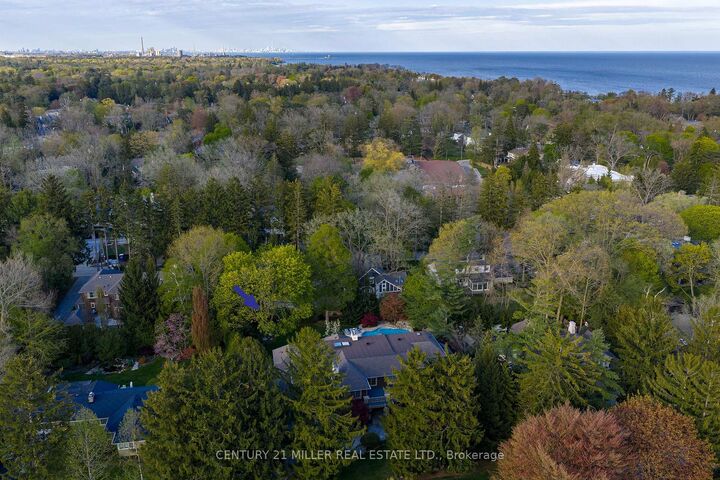 Photo de la propriété: 155 Gloucester Avenue ON L6J 3W3