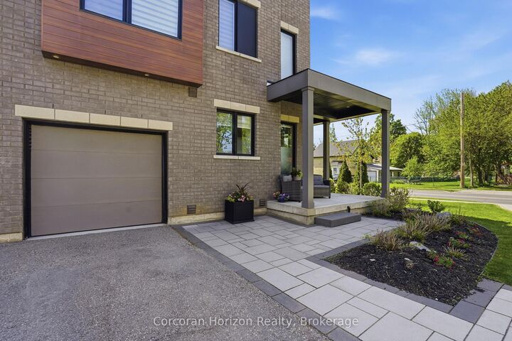 Property Photo: 107 Concession Street 21 ON N1R 2H2