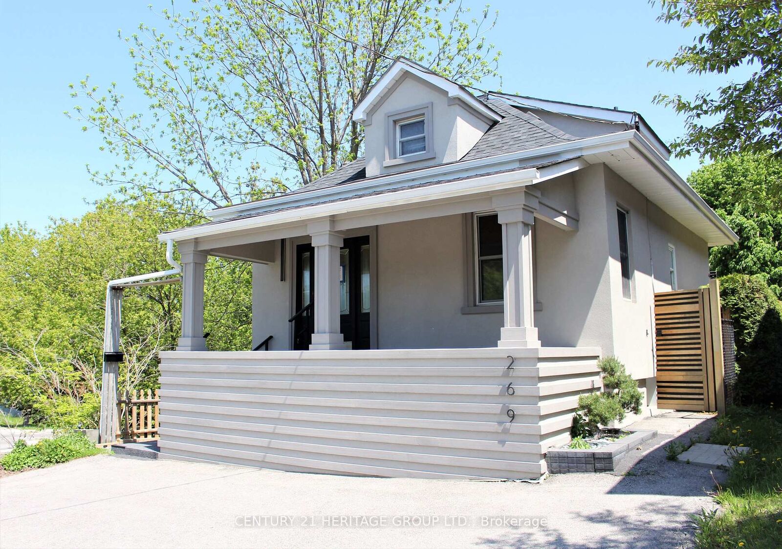 Property Photo: 269 Prospect Street ON L3Y 3V3