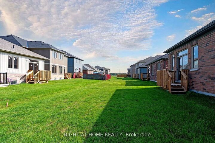 Property Photo: 256 Duncan Street ON L0M 1S0