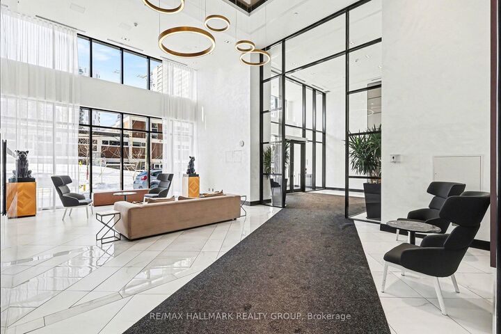 Property Photo: 255 Bay Street 1412 ON K1R 0C5