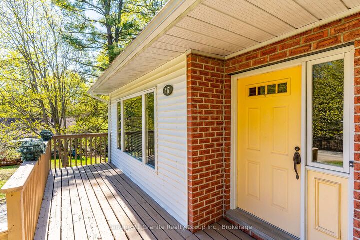 Property Photo: 117 Riverside Drive E ON K0M 1S0