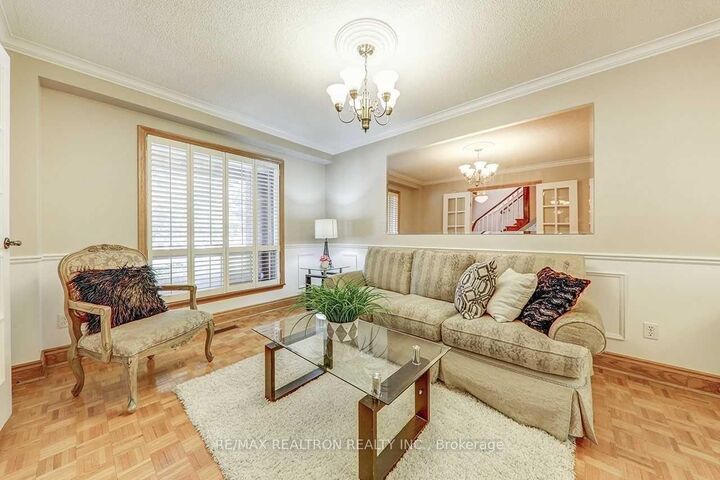 Property Photo: 117 Dunsfold Drive ON M1B 1T5