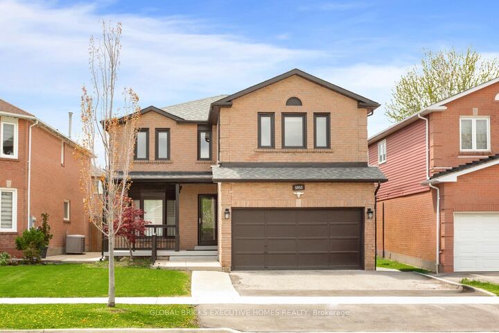 Property Photo: 5952 Grossbeak Drive ON L5N 6B3