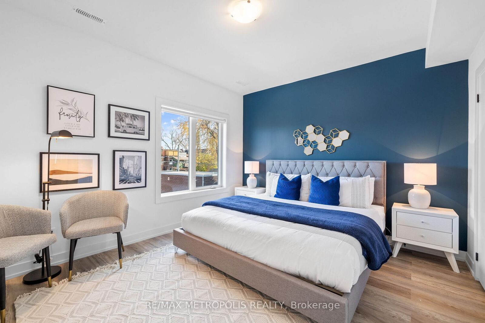 Property Photo: 447 Lansdowne Avenue ON M6H 3Y2
