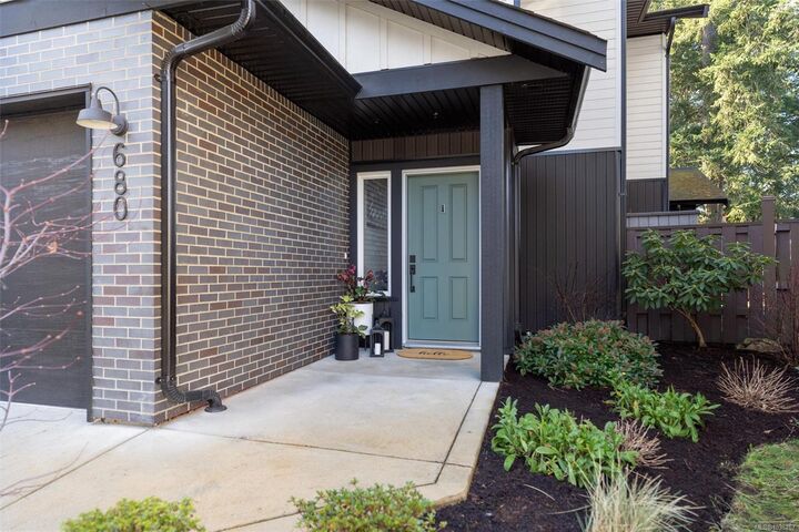 Property Photo: 680 Barolo Pl BC V9B 3P1