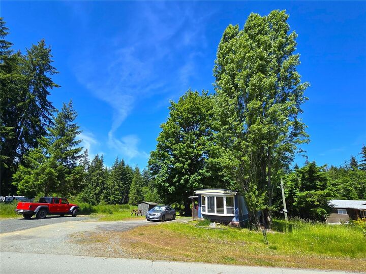 Property Photo:  2831 Burde St #3  BC V9Y 7M4 