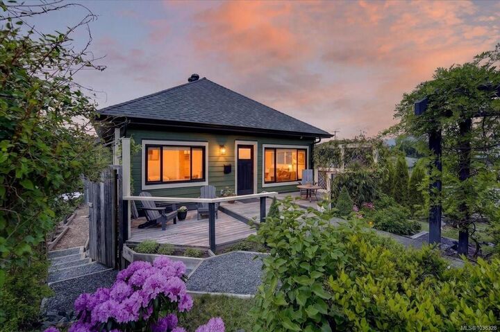 Property Photo: 3198 5th Ave BC V9Y 4J3