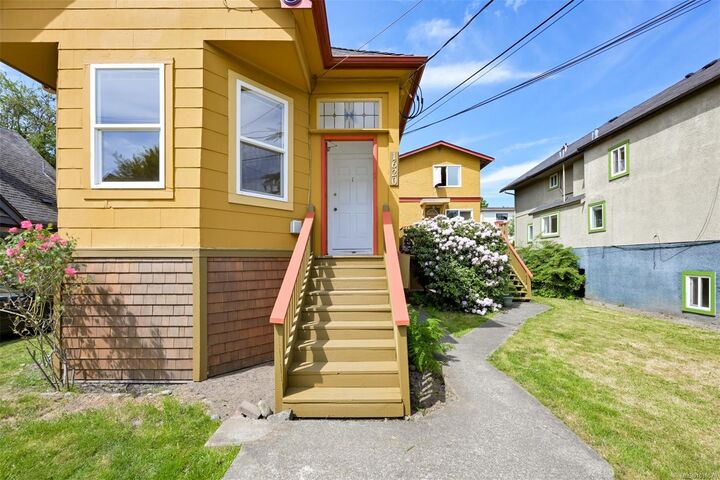Property Photo: 1620 Camosun St BC V8T 3E6