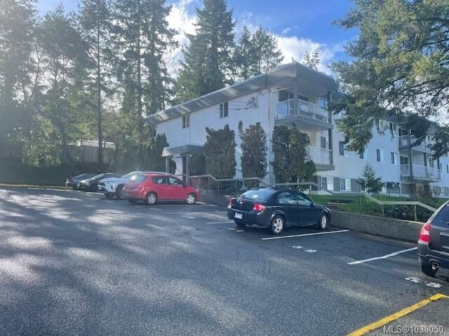 Property Photo:  997 Bowen Rd 4201  BC V9R 2A4 