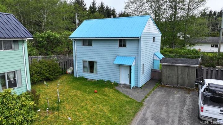 Property Photo: 1819 Cedar Cres BC V0T 1M0