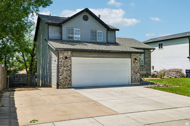 Property Photo: 1115 W 2600 N UT 84041
