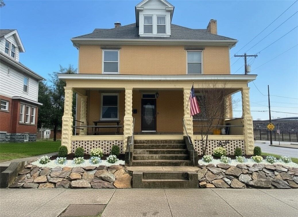 Property Photo: 201 Thompson St PA 15650
